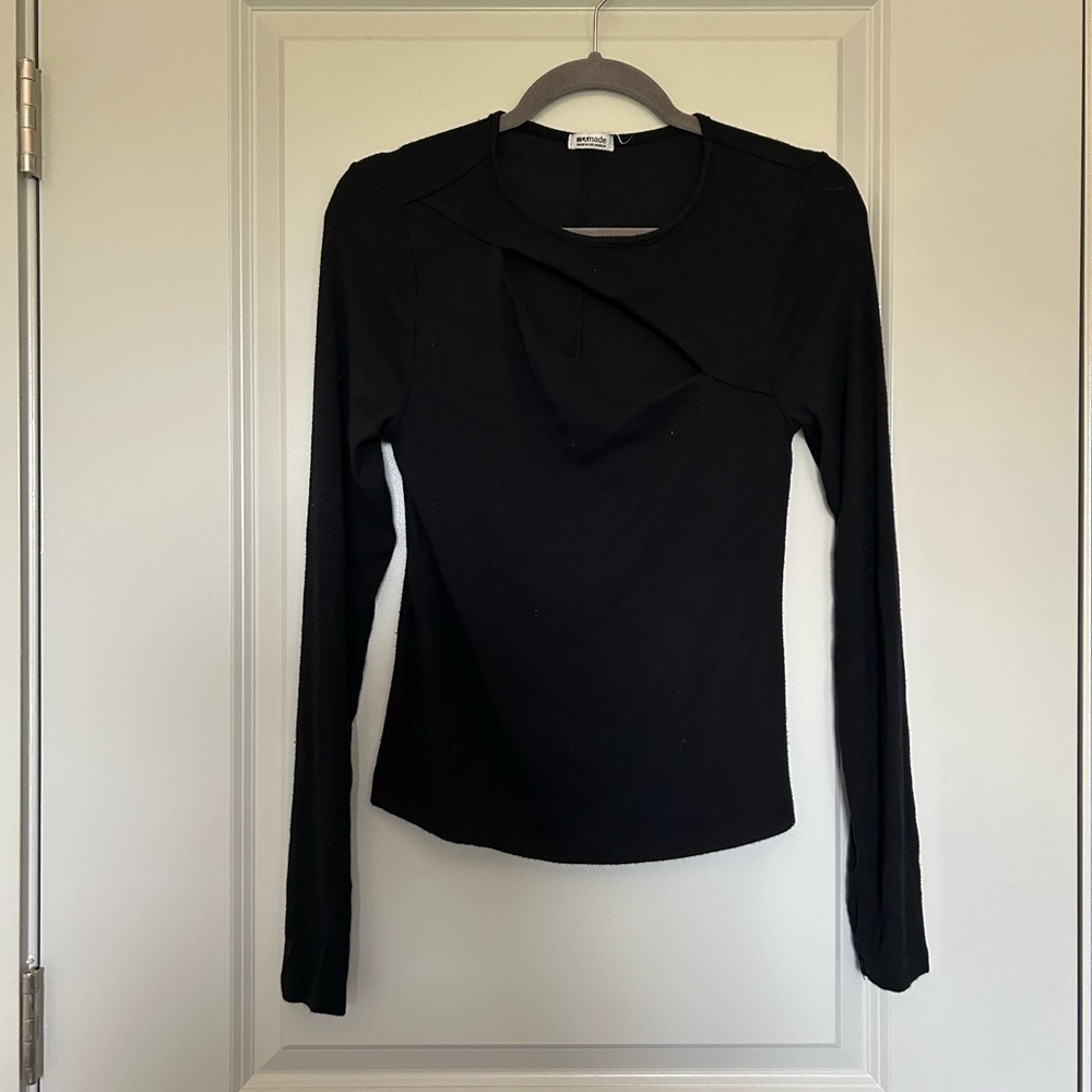 LA made women’s cutout long sleeve black tee